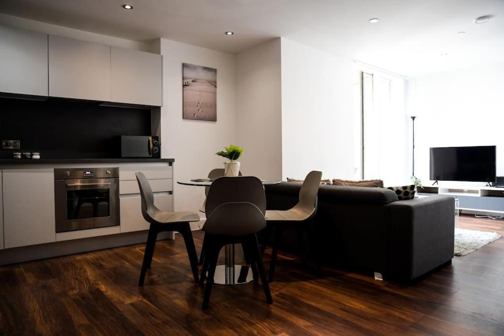 Modern 2 Bedroom Apartment - City Centre - Parking Μάντσεστερ Εξωτερικό φωτογραφία
